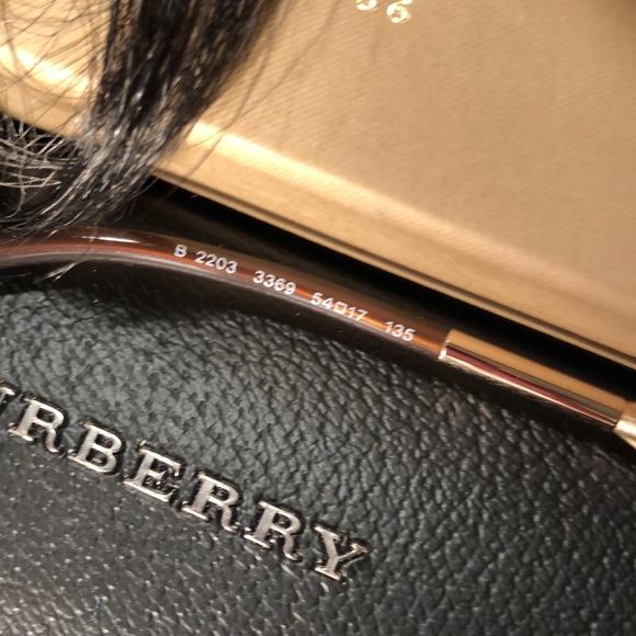 BEAUTIFUL BURBERRY WOMEN FRAMES NWOT - Picture 5 of 5